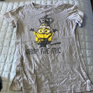 Little girl minion shirt size medium(7-9)